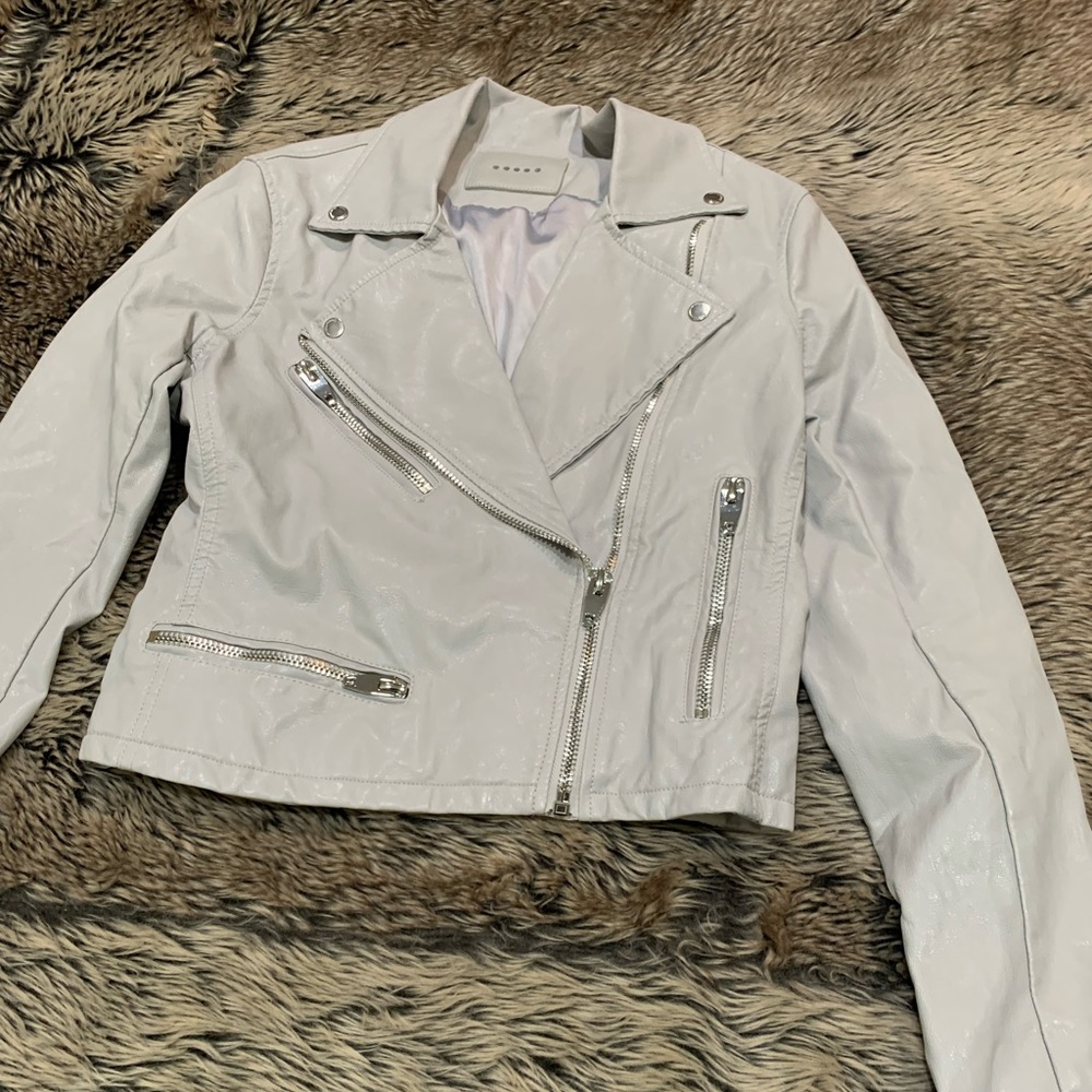 BLANKNYC Women's Light Gray Faux Leather Moto Motorcycle Jacket Size M